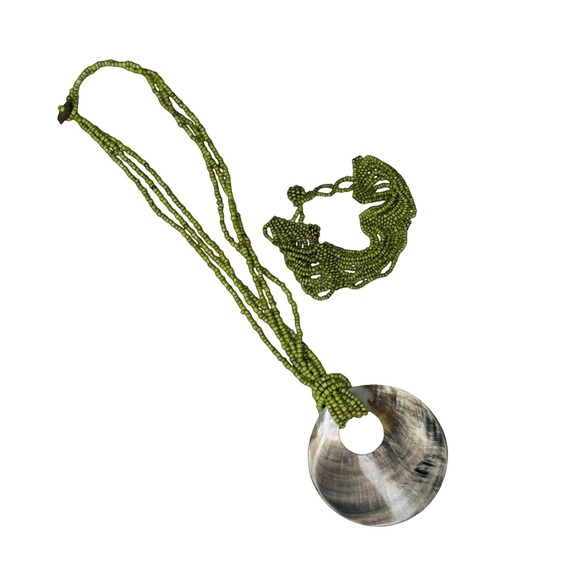 Green seed necklace with shell and matching bracelet New - Picture 2 of 3
